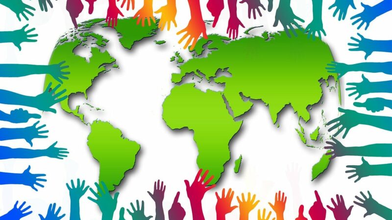 Soyons solidaires partout où la précarité, la guerre, les catastrophes, l'injustice, le changement climatique, menacent les plus démunis. Soutenez nos actions Ici et Là-bas …comme notre Projet Association de Femmes MAMIVOA à Madagascar
